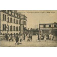 Ecole Normale d'Institutrices, Quimper : La Cour et la Salle de Récréation
