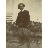 Souvenirs de lycée : homme au fusil