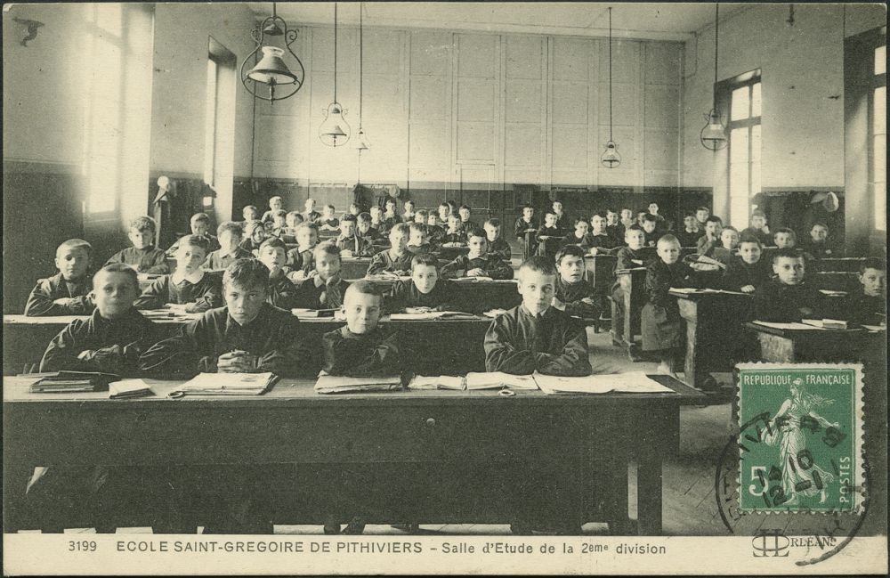 Ecole Saint-Grégoire de Pithiviers : Salle d'Etude de la 2eme division