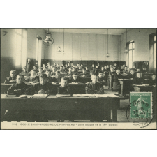 Ecole Saint-Grégoire de Pithiviers : Salle d'Etude de la 2eme division