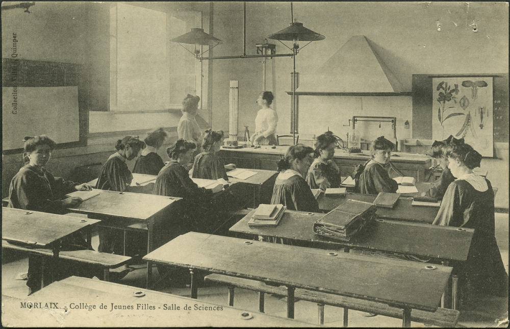 Collège de Jeunes Filles, Morlaix : Salle de Sciences