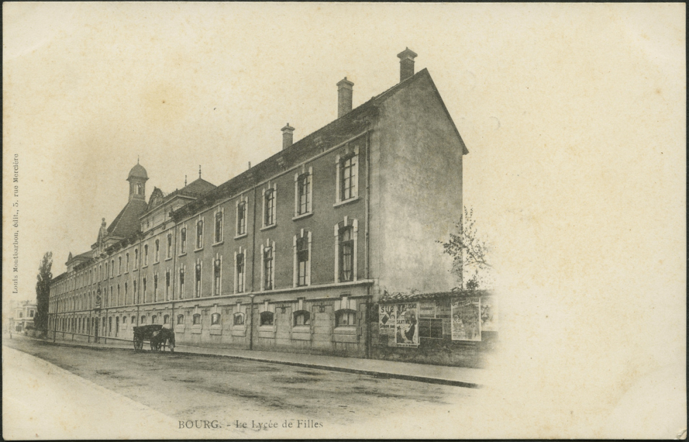 Le Lycée de Filles, Bourg