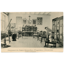 Pensionnat des Dames Bernardines d'Esquermes, à Bonsecours - Cabinet de Physique.
