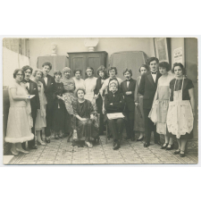 Cartes postales. Représentation du Monde où l'on s'ennuie lors de la fête de l'Ecole Normale d'Institutrices de Beauvais en avril 1925. 