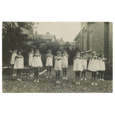 Photos d'élèves de classe maternelle.