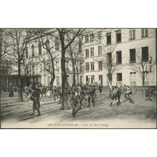 Collège Stanislas. Cour du Petit Collège.