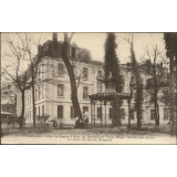 Université Libre de Jeunes Filles, 24, Boulevard Victor-Hugo, Neuilly-sur-Seine. Le Parc de l'Ecole Normale.