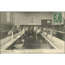 Ecole Nationale Professionnelle d'Armentières. 51. Lavabo. Vestiaire de l'Atelier d'Ajustage.