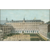 2524. Douai. Collège de Jeunes Filles (Cour d'Honneur).