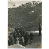 Leçon d'éducation physique au Châtelard de St Martin de Belleville (Savoie) altitude 1400 m, 31 mars 36.