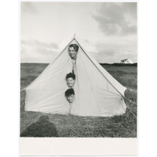Camping. 