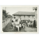 Cochinchine. Baria. Séance d'examen et de vaccination à l'hôpital du chef-lieu.