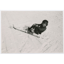 Jeune skieuse (Suisse).