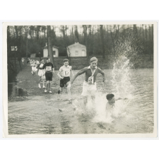 Course à pied (demi-fond) : traversée d’un cours d’eau