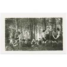 Scouts de l'école d'application d'El-Biar dans la propriété de l'Ecole normale de Bouzaria.