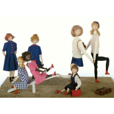 Fonds Nouvellon, La vie de Suzy B…. Episode 17, Suzy traverse la cour de l'école. 
