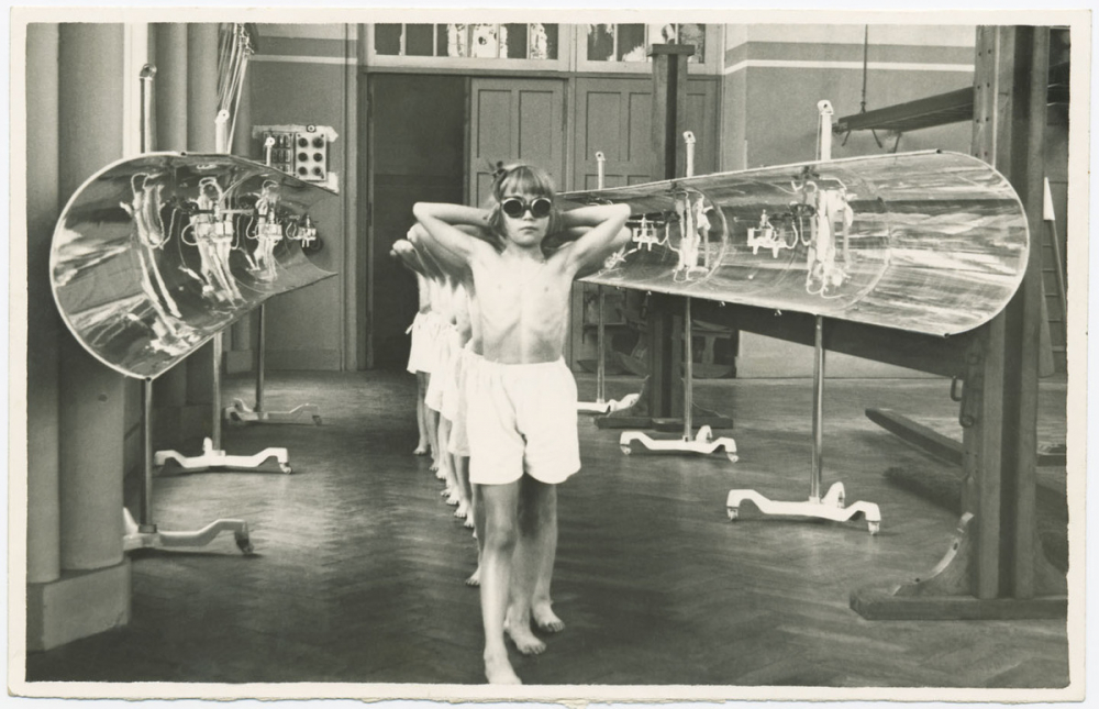 École de redressement physique, Tourcoing (Nord) : séance d’héliothérapie