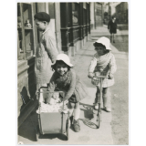 Enfants au village.