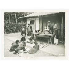 Annam. THua Thien. Ecole de caractères chinois.