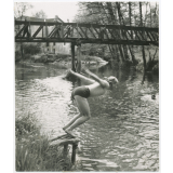 Natation dans un cours d'eau. 
