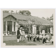 Ecole primaire de garçons de Travinh (Indochine). 