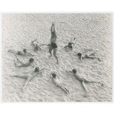 Sur la plage. 