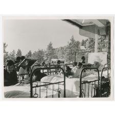 Sanatorium. La classe sur la terrasse.