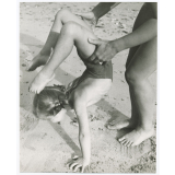 Gymnastique sur la plage. 