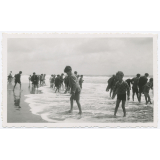 Au bord de la mer. 