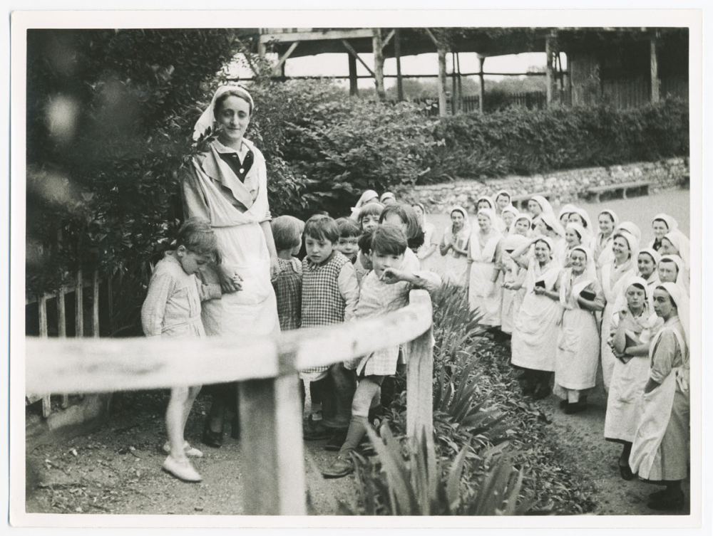 Toute l'enfance en plein air. Stagiaires élèves jardinières.