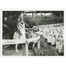 Toute l'enfance en plein air. Stagiaires élèves jardinières.