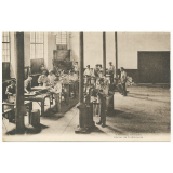 Maison d'éducation surveillée d'Aniane (Hérault) - Atelier de ferblanterie.