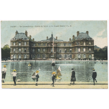 Paris - Le Luxembourg - Palais du Sénat et le Grand Bassin.