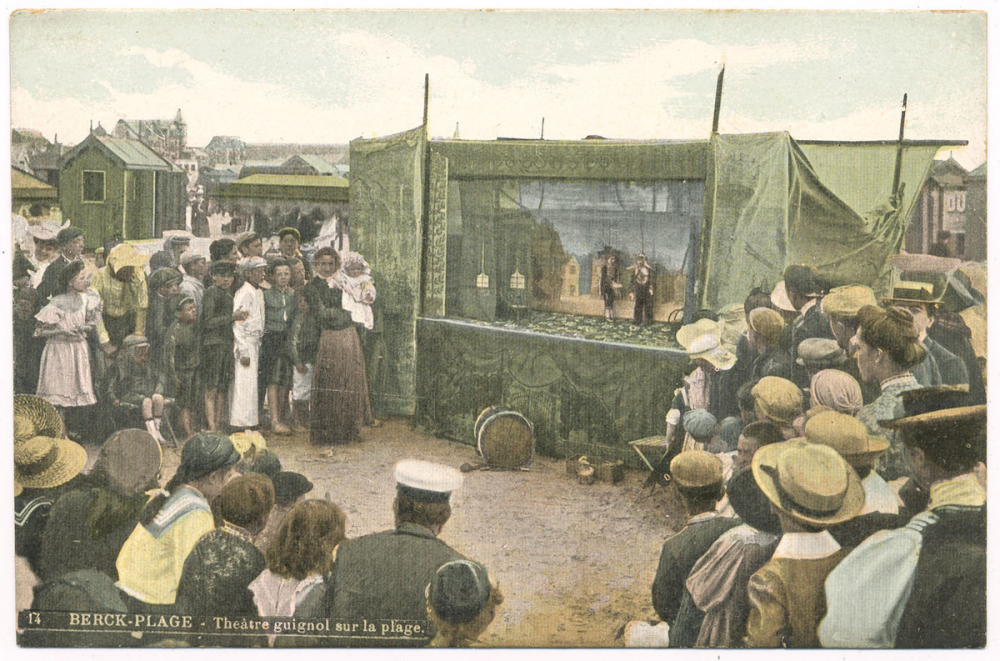 14 -Berck-Plage - Théâtre guignol sur la plage.
