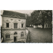 Cours Dacier - Saumur - L'entrée et la Terrasse.