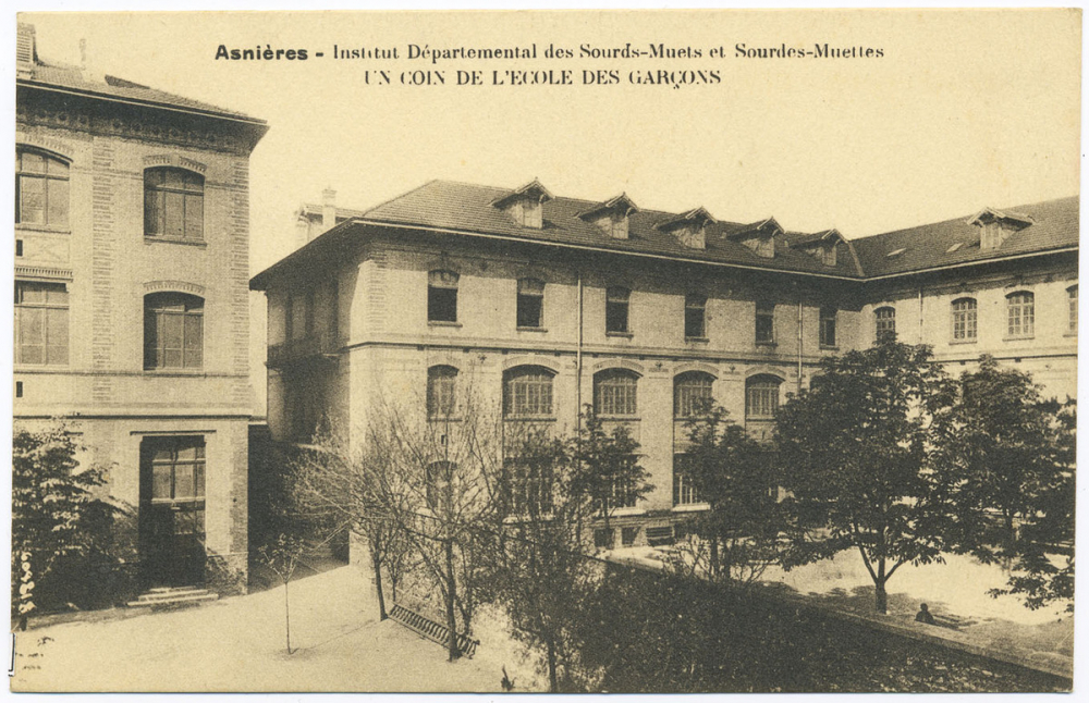Asnières - Institut Départemental des Sourds-Muets et Sourdes-Muettes - Un coin de l'Ecole des Garçons.