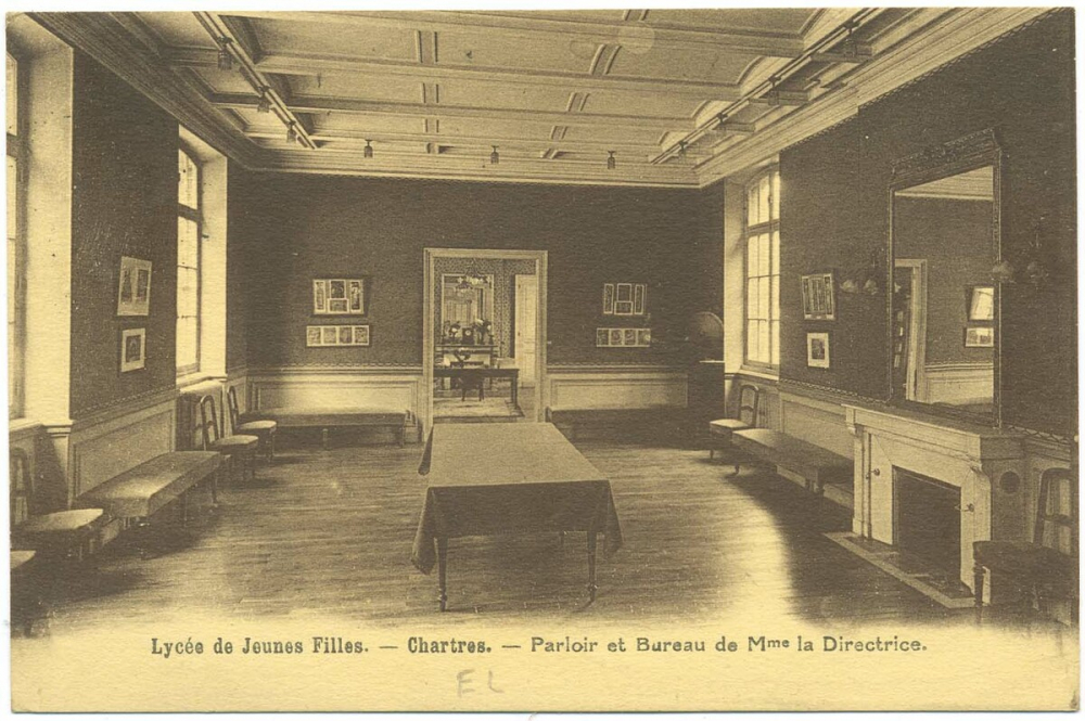 Lycée de jeunes Filles - Chartres - Parloir et Bureau de Mme la Directrice.