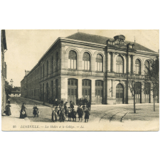 25 - Lunéville - Les Halles et le Collège.