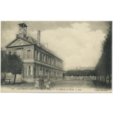 10 - Coudray-Saint-Germer (Oise) - La Mairie et l'Ecole.
