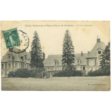 Ecole nationale d'agriculture de Grignon : La cour d'honneur