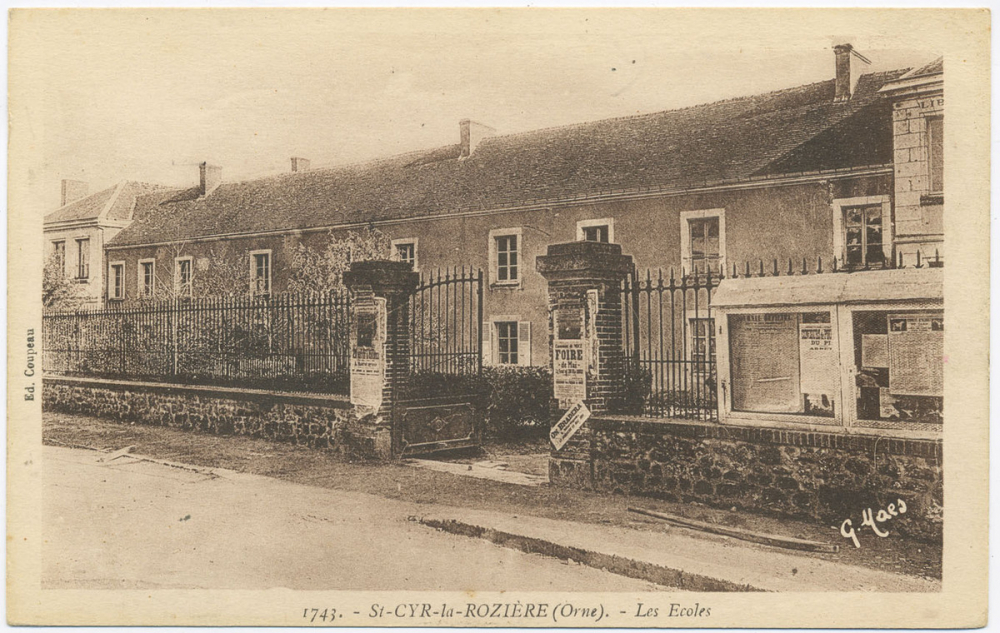 1743 - St-Cyr-la-Rozière (Orne) - Les Ecoles.