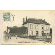 St-Maurice-les-Charencey - Ecoles et Mairie.