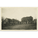 Vitré - Ecole Sainte-Marie - Cour de récréation et Bâtiments des classes.