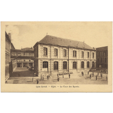 Lycée Carnot - Dijon - La cour des Sports.