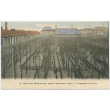 12 - Institution Saint-Nicolas - Issy-les-Moulineaux (Seine) - La Rentrée en classe.
