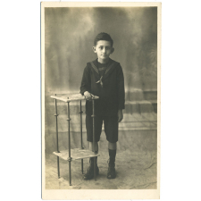 Portrait de jeune garçon.
