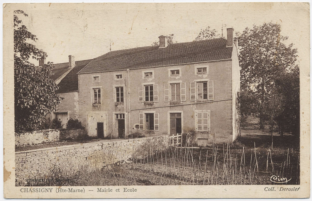 Chassigny (Hte-Marne) - Mairie et Ecole.