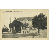 Ouistreham - L'Ecole et la Mairie.