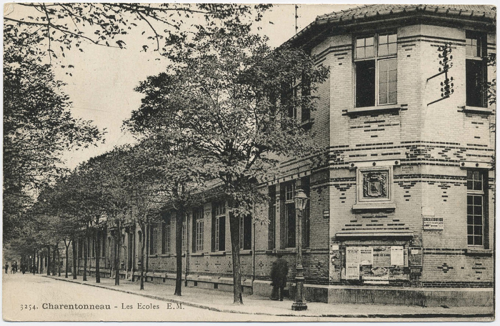 3254 - Charentonneau - Les Ecoles.