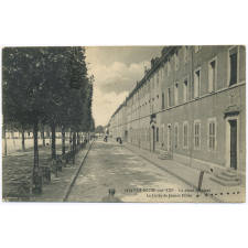 1434 - La Roche-sur-Yon - La place d'Armes - Le Lycée de Jeunes Filles.